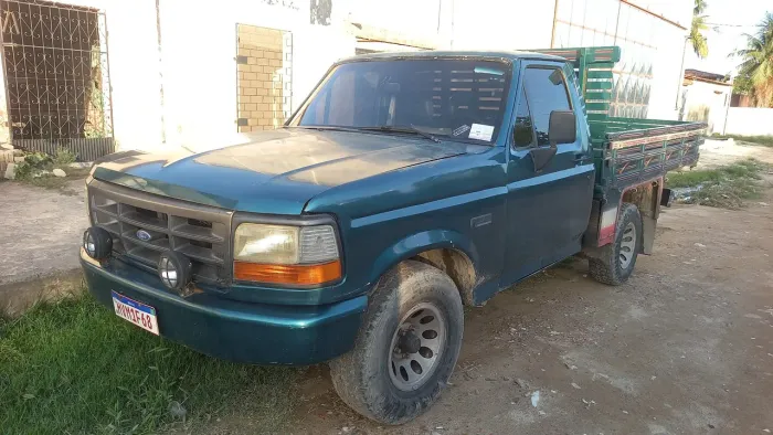 Vendo F1000 96 moto Maxx  estou pedindo 60.000