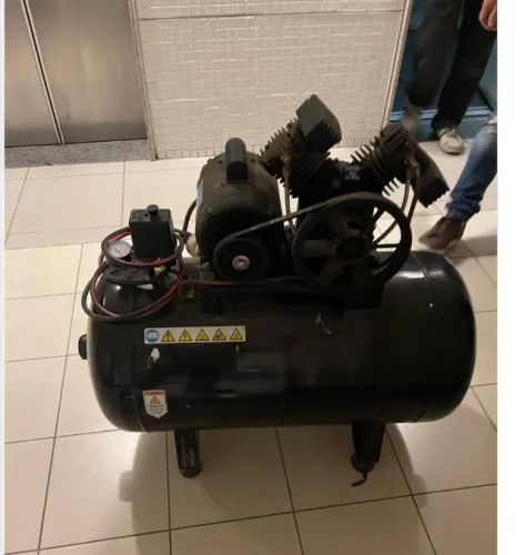 COMPRESSOR