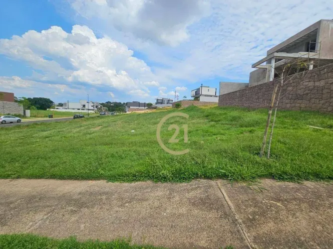Terreno à venda no Condomínio Villa dos Pinheiros - Parque Villa dos Pinheiros em Indaiatu