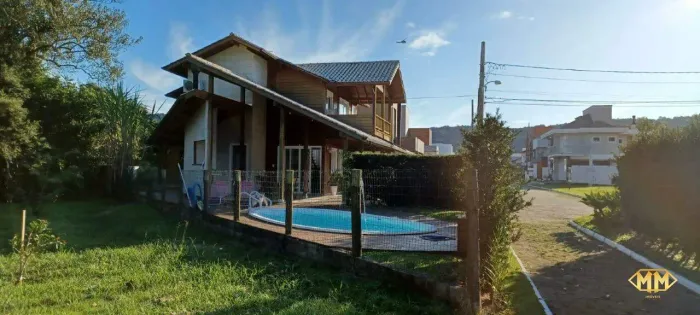 Casa em condomínio disponível para aluguel próximo a Vargem Grande, Florianópolis, SC