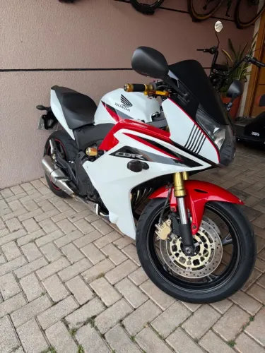 Honda CBR 600F impecável 