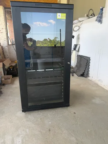 Rack Para Central de Monitoramento, CPU etc com Switch