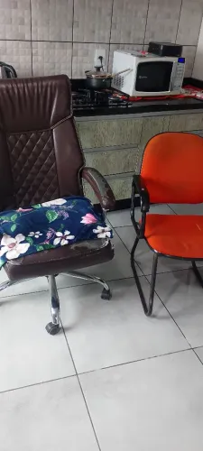 Vendo duas cadeiras usada