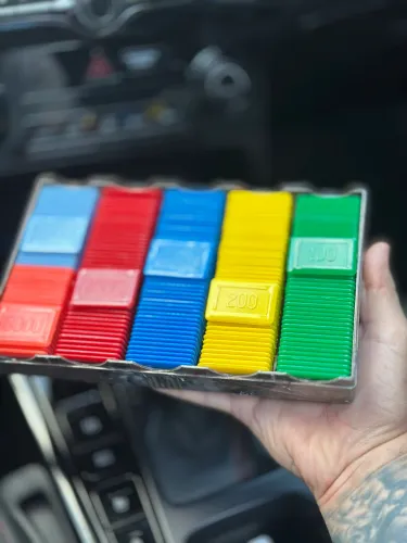 Kit Jogo de Fichas Retangulares para Poker / Cassino com Suporte - 221 Peças