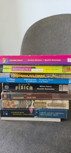 Livros didáticos diversos