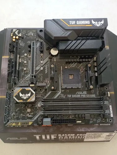 Placa-mãe ASUS TUF B450M-PRO GAMING AM4 (leia descrição)
