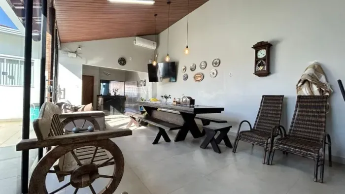 Casa Resid. Canaã Qd 29. Piscina Aquecida, área gourmet, 3/4 1 suíte, poço. lote 300m 182m