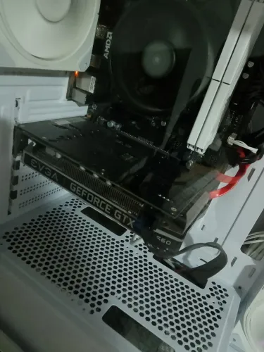 Placa de vídeo GTX 1660 EVGA.