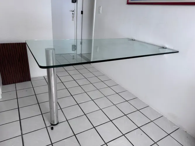 Linda Mesa de vidro jateado em excelente estado 