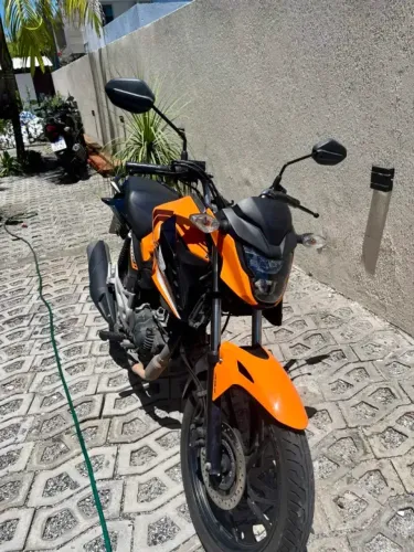 Honda CG 160 Titan 2025 Laranja | 12 Mil Km | Quitada