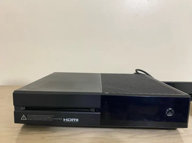 Vendo Xbox One + Kinect