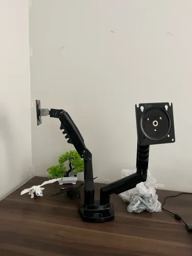 Suporte Articulado Duplo para Monitores