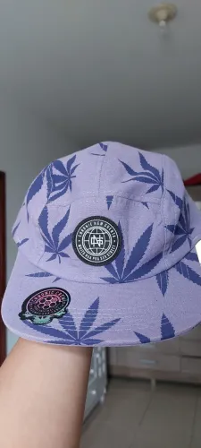 Boné Chronic roxo estampado (?)
