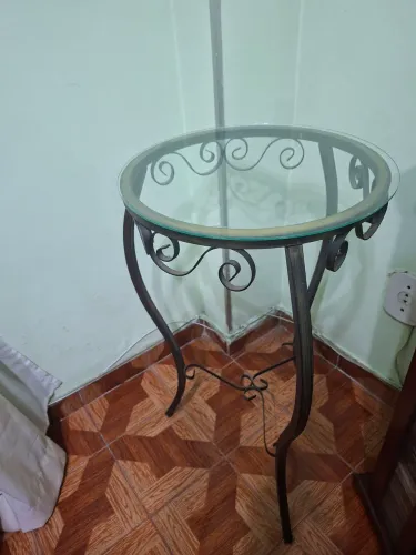 Vendo mesa de vidro média