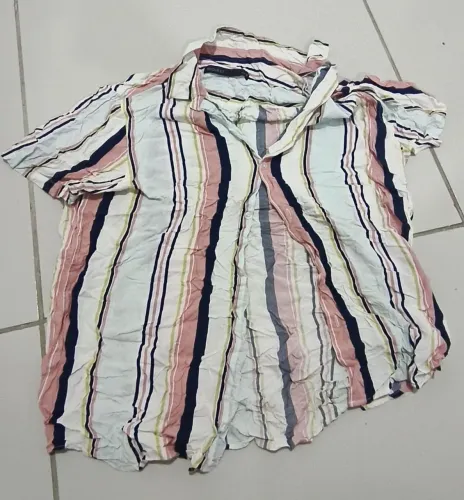 Blusa de Botão Request Tam. G