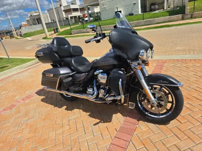 HARLEY-DAVIDSON ELECTRA GLIDE ULTRA LIMITED 2017/2017 CINZA