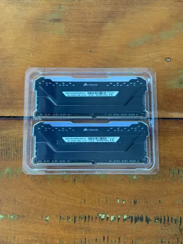 Memória RAM Corsair RGB 16GB (2x8GB) 3200Mhz