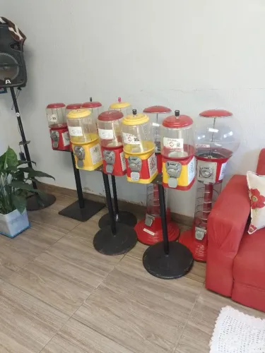 Vendo 1 ou todas Máquinas de venda automática. 