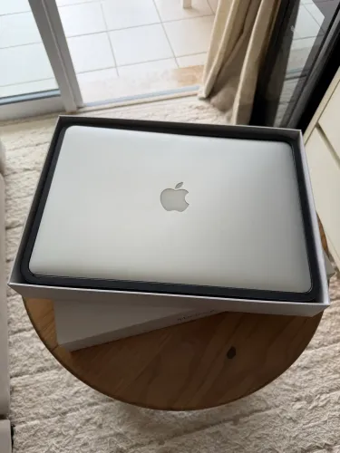 MacBook Air 13 2015 i5 8GB 256