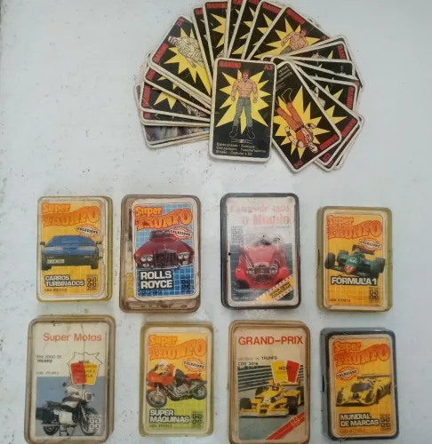 Vendo cartas super trunfo anos 80 e Rambo semi novas