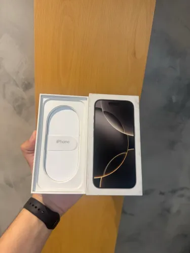 Caixa de iPhone 16 Pro 128GB Natural