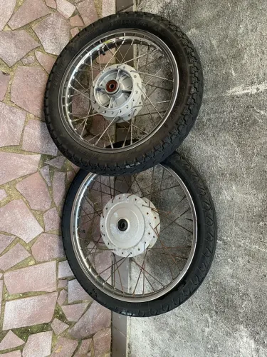 Par de rodas de biz 100