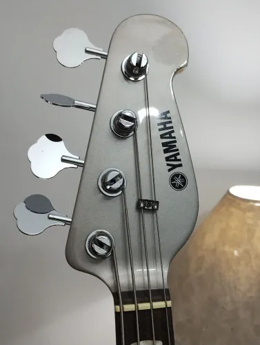Só venda - Baixo Yamaha BB 614 