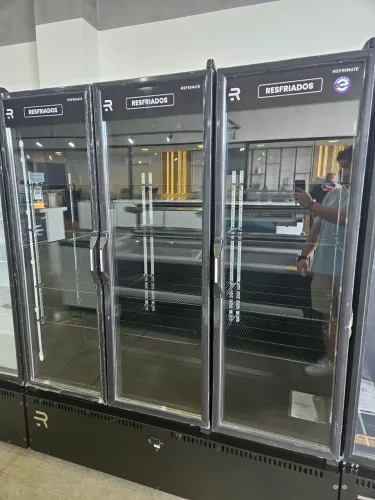 geladeira expositora 3 portas para frios e bebidas - a pronta entrega 