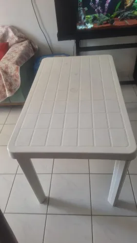 Mesa Plástica - Desmontável
