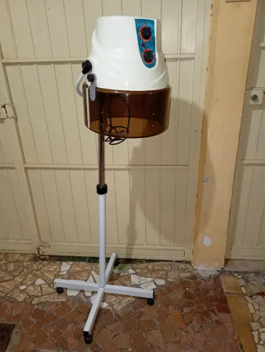 Secador de Cabelo em Pé