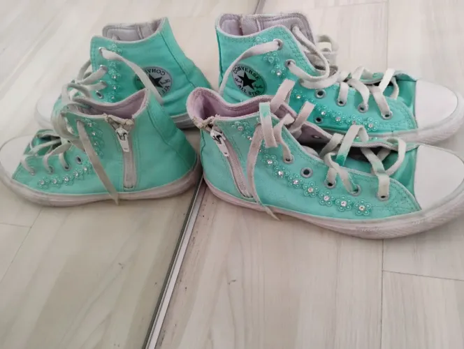 Tênis All Star Tam 32.