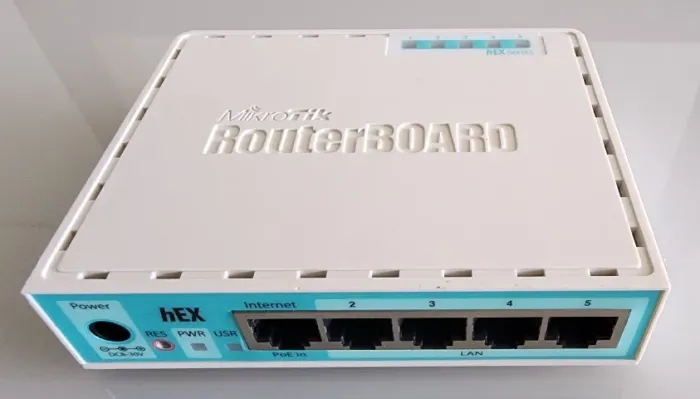 Roteador MikroTik RB750Gr2 Hex Lite 720MHz - 5P Gigabit