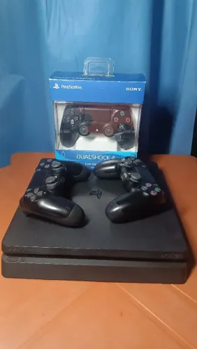 Ps4 slim 1TB semi-novo 