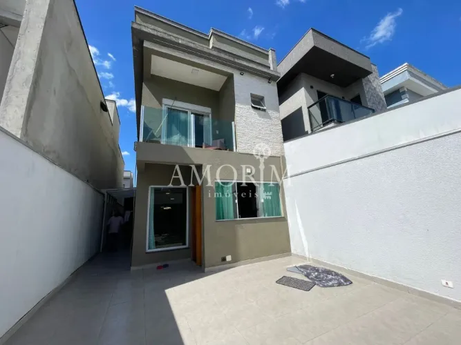 CASA À VENDA COM 3 QUARTOS 1 SUÍTE E 2 VAGAS EM SANTANA DE PARNAÍBA/SP