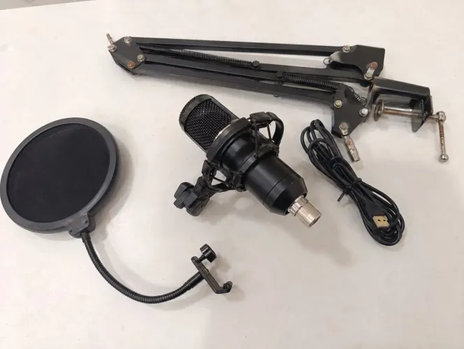 Microfone Condensador BM800 USB Novo na Caixa - Kit Completo