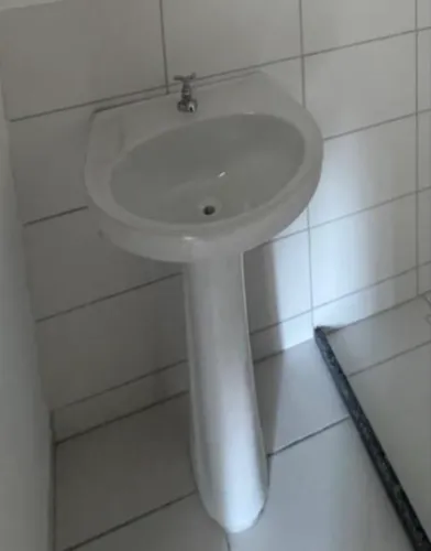 Vendo pia/lavatório cerâmica