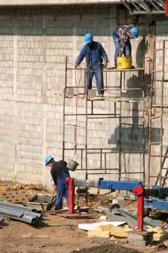 VAGA PARA AJUDANTE DE PEDREIRO PARA FACHADA 