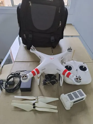 Drone DJI Phantom 2 com Gimbal Zenmuse, Kit FPV e Telemetria super conservado
