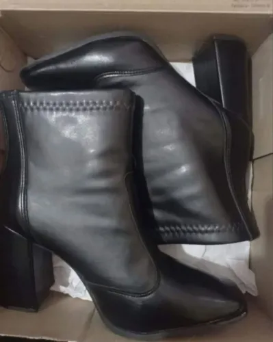 Bota 38/9