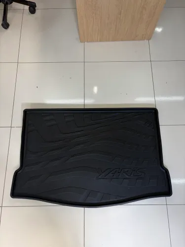 Bandeja de porta malas Toyota Yaris