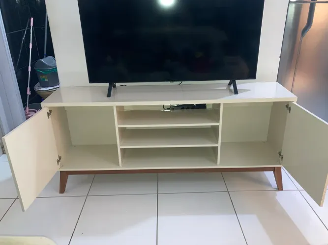 Vendo Rack 100% MDF PÉS MADEIRA MACIÇA. 180CM