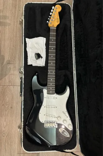 Guitarra Fender Traditional 