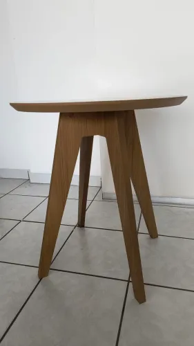 Mesa lateral 60x65cm