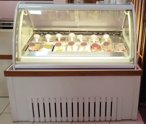 Vitrine Isa 16 Cubas 