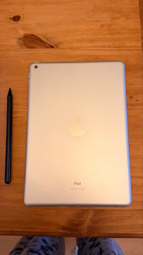 IPad 9 geração - muito novo e com caixa