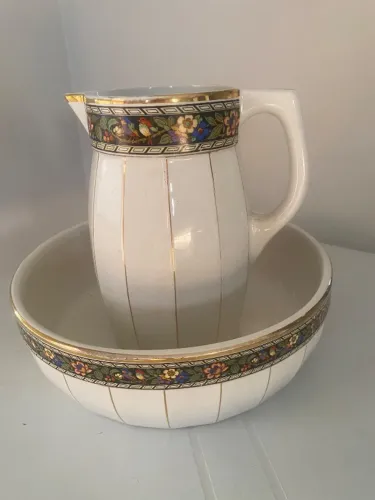 Conjunto jarra e bacia A.M.C Belga 1930 Gomil porcelana