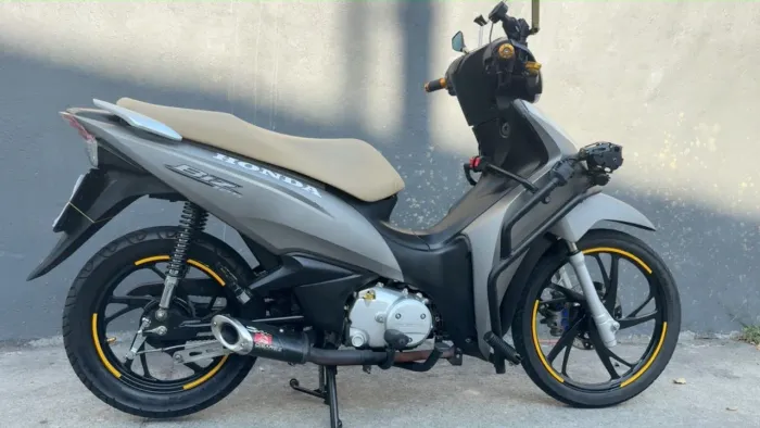 HONDA BIZ 125 2024 PRATA