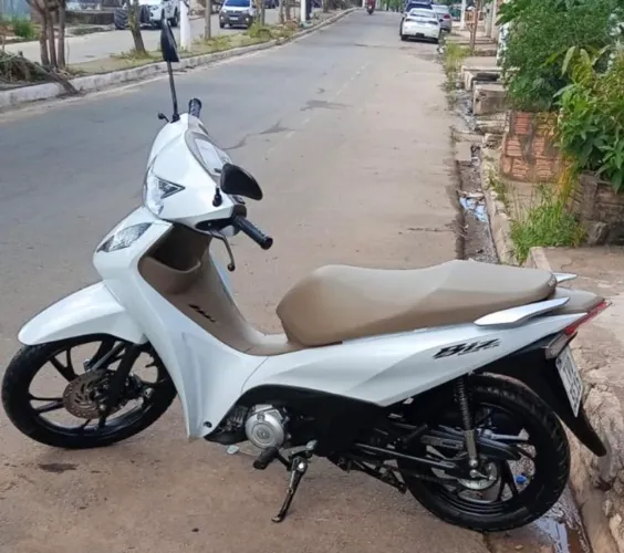 Agil de BIZ 125, restando 17 parcelas.