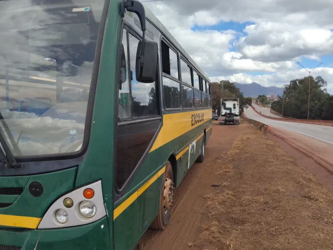 Ônibus micrao urbano