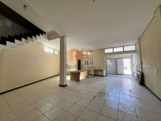 Área Comercial Frente 70m² para Alugar no Bairro Planalto - 1 Vaga